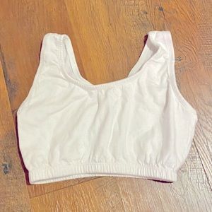LiKE NEW Cute & Comfy White Supportive Crop Top/Bra